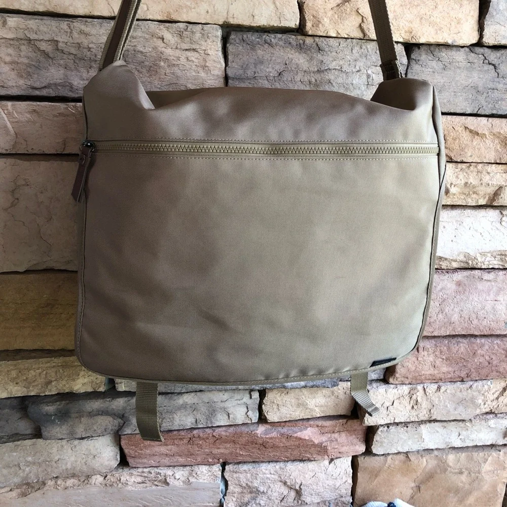 Goodfellow & Co tan laptop bag Like New